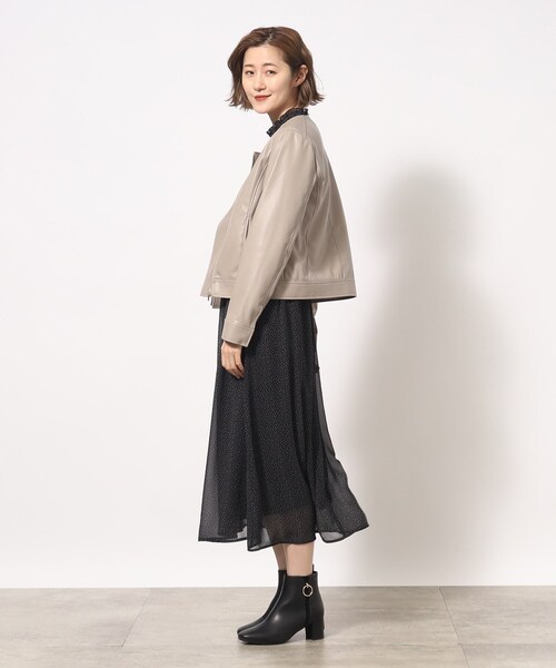 grove（グローブ）の「◆ミニマルなデザインで綺麗めに着こなせるライダースジャケット（ライダースジャケット・レディース・ブラック/ナチュラル・02/03/01/05/04）」の16枚目の写真