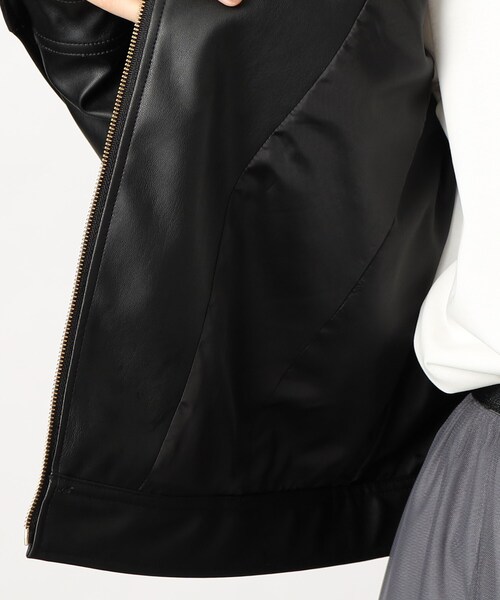 grove（グローブ）の「◆ミニマルなデザインで綺麗めに着こなせるライダースジャケット（ライダースジャケット・レディース・ブラック/ナチュラル・02/03/01/05/04）」の4枚目の写真