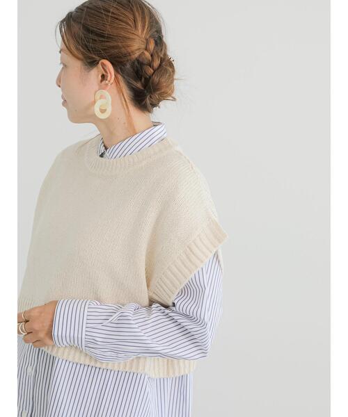 Lugnoncure（ルノンキュール）の「後ろ畦編み短丈ベスト（ベスト・レディース・オフホワイト/ネイビー/ブラウン・F）」の2枚目の写真
