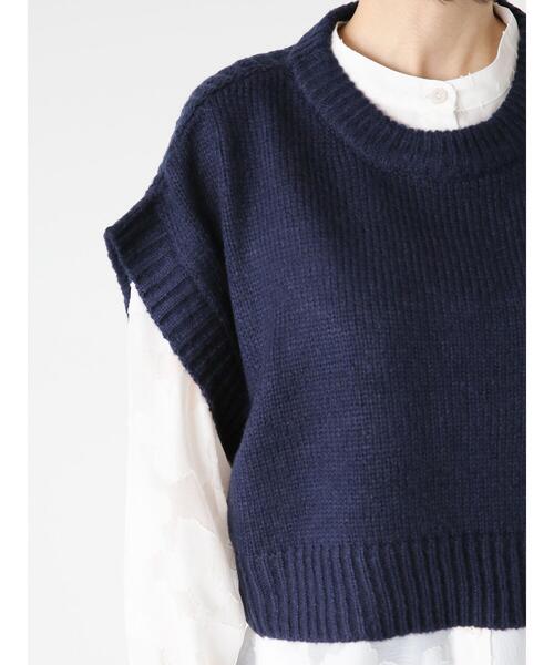 Lugnoncure（ルノンキュール）の「後ろ畦編み短丈ベスト（ベスト・レディース・オフホワイト/ネイビー/ブラウン・F）」の13枚目の写真