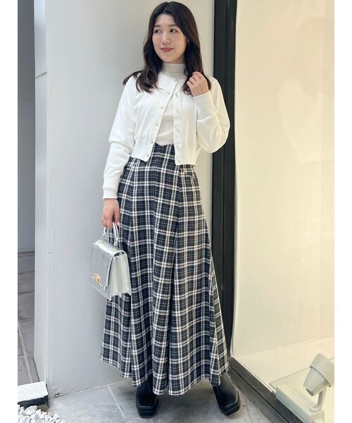 MERCURYDUO（マーキュリーデュオ）の「ビジューボタンニットカーディガン（カーディガン/ボレロ・レディース・ベージュ/ブラック/ネイビー/ピンク/ラベンダー/ライトブルー/オフホワイト・FREE）」の18枚目の写真