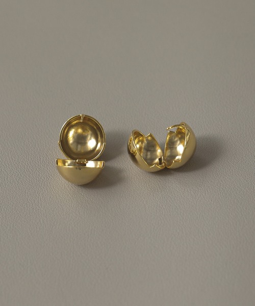 voov(ブーブ)の「ワンタッチ メタル ボール ポイント ピアス(ピアス(両耳用)・レディース・シルバー/ゴールド・フリー)」の4枚目の写真