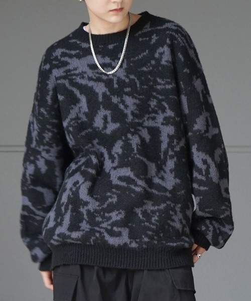 Confirm（コンファーム）の「ビッグシルエット ヘリンボーン柄 / ニュアンス柄 / 煙柄 プルオーバーニット【Confirm】（ニット/セーター・メンズ・ホワイト/ブルー/ブラック/ホワイト系その他/ブラック系その他/グレー系その他/ブルー系その他/ブラック系その他2/ホワイト系その他2/グリーン系その他2・M/L）」の6枚目の写真