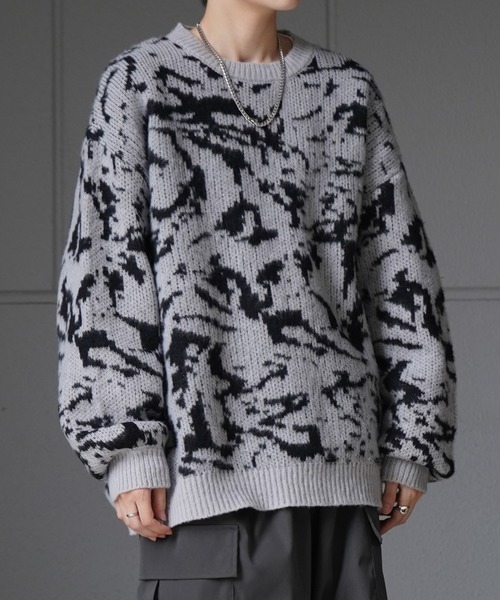 Confirm（コンファーム）の「ビッグシルエット ヘリンボーン柄 / ニュアンス柄 / 煙柄 プルオーバーニット【Confirm】（ニット/セーター・メンズ・ホワイト/ブルー/ブラック/ホワイト系その他/ブラック系その他/グレー系その他/ブルー系その他/ブラック系その他2/ホワイト系その他2/グリーン系その他2・M/L）」の13枚目の写真