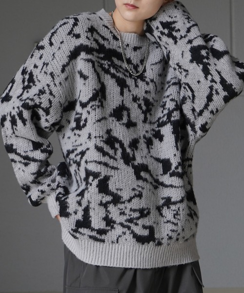 Confirm（コンファーム）の「ビッグシルエット ヘリンボーン柄 / ニュアンス柄 / 煙柄 プルオーバーニット【Confirm】（ニット/セーター・メンズ・ホワイト/ブルー/ブラック/ホワイト系その他/ブラック系その他/グレー系その他/ブルー系その他/ブラック系その他2/ホワイト系その他2/グリーン系その他2・M/L）」の15枚目の写真