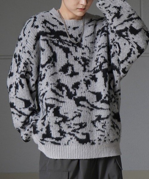 Confirm（コンファーム）の「ビッグシルエット ヘリンボーン柄 / ニュアンス柄 / 煙柄 プルオーバーニット【Confirm】（ニット/セーター・メンズ・ホワイト/ブルー/ブラック/ホワイト系その他/ブラック系その他/グレー系その他/ブルー系その他/ブラック系その他2/ホワイト系その他2/グリーン系その他2・M/L）」の16枚目の写真