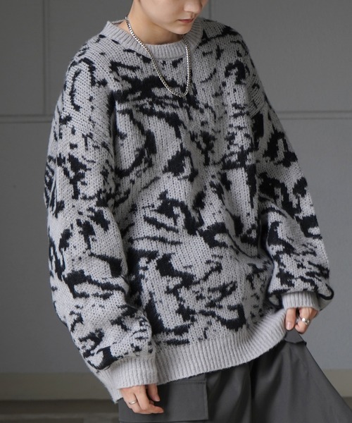 Confirm（コンファーム）の「ビッグシルエット ヘリンボーン柄 / ニュアンス柄 / 煙柄 プルオーバーニット【Confirm】（ニット/セーター・メンズ・ホワイト/ブルー/ブラック/ホワイト系その他/ブラック系その他/グレー系その他/ブルー系その他/ブラック系その他2/ホワイト系その他2/グリーン系その他2・M/L）」の18枚目の写真