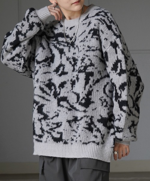 Confirm（コンファーム）の「ビッグシルエット ヘリンボーン柄 / ニュアンス柄 / 煙柄 プルオーバーニット【Confirm】（ニット/セーター・メンズ・ホワイト/ブルー/ブラック/ホワイト系その他/ブラック系その他/グレー系その他/ブルー系その他/ブラック系その他2/ホワイト系その他2/グリーン系その他2・M/L）」の21枚目の写真