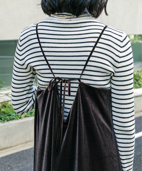 FREE'S MART（フリーズマート）の「ナローベロアＶネックキャミワンピース（ワンピース・レディース・モカ/グレー/ブラック・SMALL/MEDIUM）」の20枚目の写真