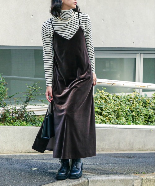 FREE'S MART（フリーズマート）の「ナローベロアＶネックキャミワンピース（ワンピース・レディース・モカ/グレー/ブラック・SMALL/MEDIUM）」の14枚目の写真