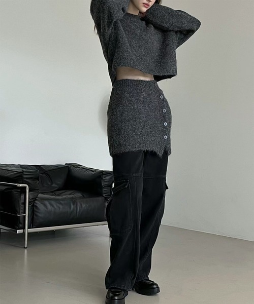 LYEON(リヨン)の「モヘアライクニットセットアップ/フロントボタンビスチェセットニット(ニット/セーター・レディース・オフホワイト/ブラック/ブラウン/チャコールグレー・FREE)」の11枚目の写真