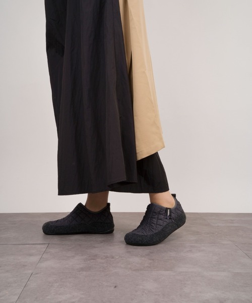 VERBENAS（ベルベナス）の「【VERBENAS/ベルベナス】ダウンスリッポン　キルティング（スリッポン・レディース・ブラック/チャコールグレー/カーキ・36/37/38）」の20枚目の写真