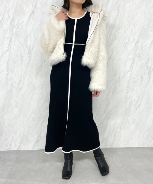 CALNAMUR(カルナムール)の「ショルダーオープンバイカラーニットワンピース(ワンピース・レディース・ホワイト/ピンク/ブラック・FREE)」の6枚目の写真