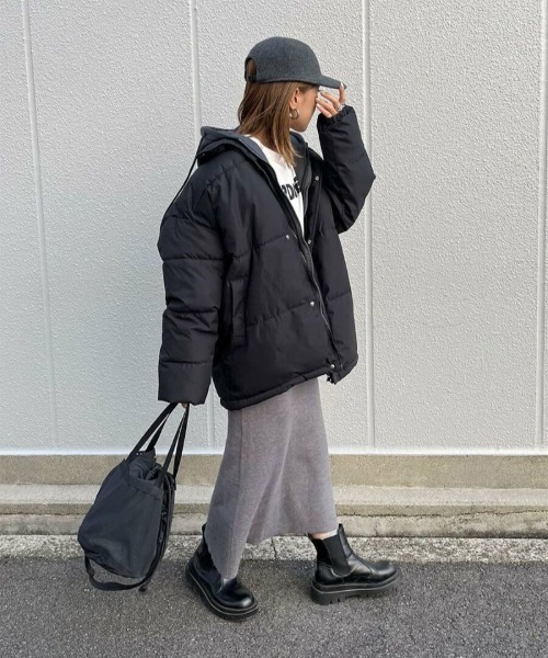 ISOOK(アイスー)の「レイヤードデザイン中綿ジャケット(yui select) / 中綿アウター レイヤード風 オーバージャケット(ダウンジャケット/コート・レディース・ブラック・FREE)」の2枚目の写真