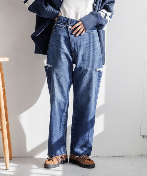 LOWRYS FARM（ローリーズファーム）の「ＣＯＮＥ／アシメデニムパンツ　991524（デニムパンツ・レディース・ホワイト/ブルー/ネイビー/ブルー系その他/ブルー系その他2・SMALL/MEDIUM/LARGE）」の4枚目の写真