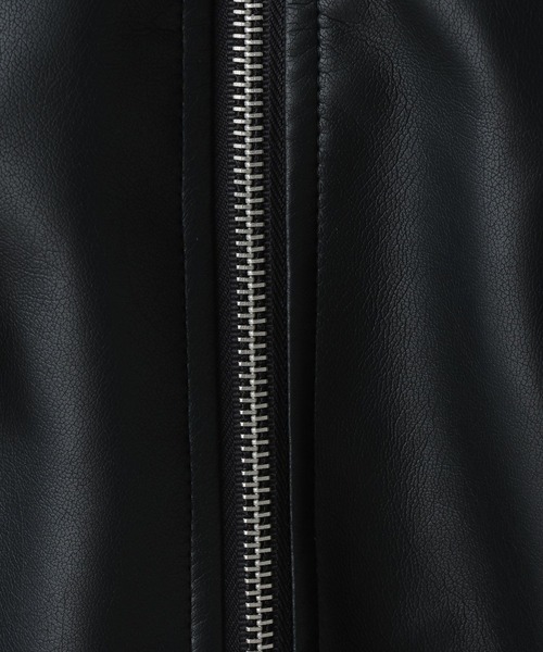 FOREVER 21(フォーエバー トゥエンティーワン)の「【2024SS】フェイクレザーブルゾン(ブルゾン・レディース・アイボリー/ブラック・FREE)」の5枚目の写真