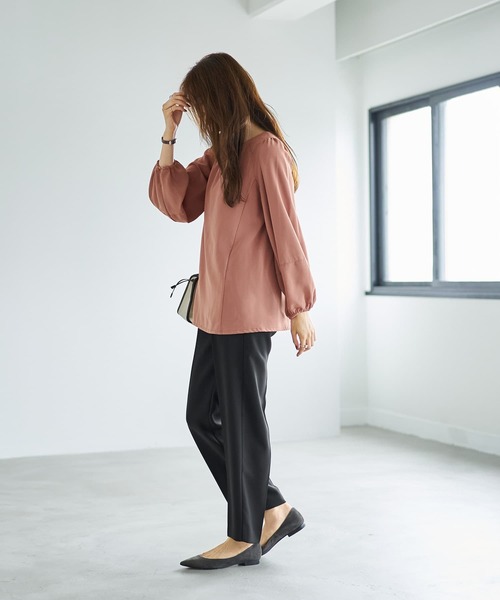 STYLE DELI(スタイルデリ)の「外せるパール付きチュニックブラウス(Tシャツ/カットソー・レディース・ダークブルー/ブラウン系その他/ピンク系その他・FREE)」の5枚目の写真