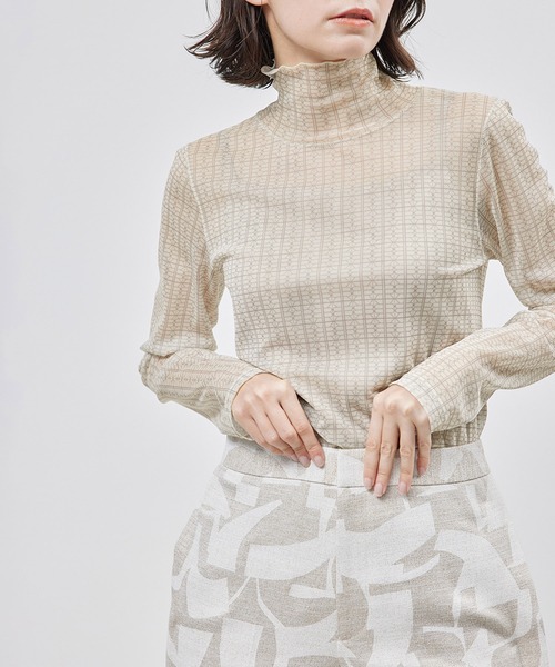 ROPE'（ロペ）の「モノグラムプリントチュールハイネック（Tシャツ/カットソー・レディース・ブラウン/ホワイト系その他5・FREE）」の2枚目の写真