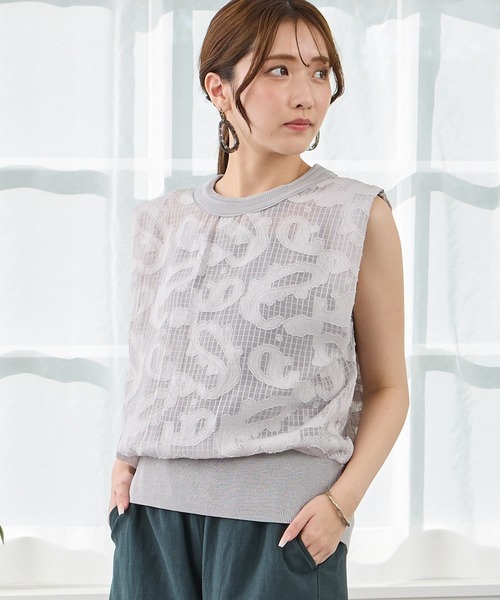 NICOLE white（ニコルホワイト）の「シアーノースリーブ ブラウス／ペイズリージャガード（シャツ/ブラウス・レディース・ブラック/オフホワイト/グレー・FREE）」の3枚目の写真