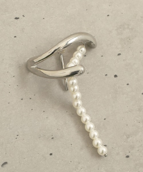 GOLDY(ゴールディ)の「メタル ライン ハング パール ヘアカフ(ヘアゴム・レディース・ゴールド/シルバー系その他/ゴールド系その他/シルバー・FREE)」の11枚目の写真