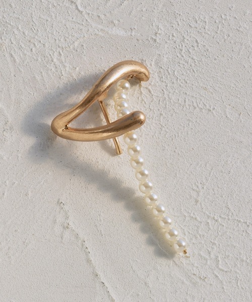 GOLDY(ゴールディ)の「メタル ライン ハング パール ヘアカフ(ヘアゴム・レディース・ゴールド/シルバー系その他/ゴールド系その他/シルバー・FREE)」の8枚目の写真