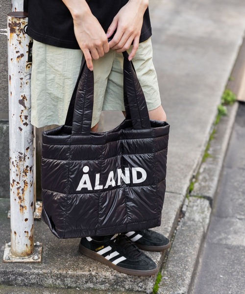 ALAND（エーランド）の「【UNISEX】ALAND／キルティングボストンバック（ボストンバッグ・レディース・ホワイト/ブラック/ネイビー・FREE）」の4枚目の写真