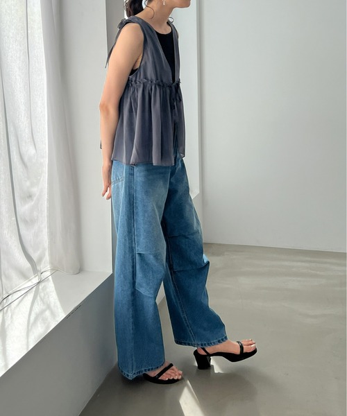 Olu.(オルドット)の「タックデニムパンツ(デニムパンツ・レディース・ライトブルー/ブルー・1/0)」の22枚目の写真