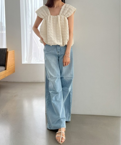 Olu.(オルドット)の「タックデニムパンツ(デニムパンツ・レディース・ライトブルー/ブルー・1/0)」の11枚目の写真