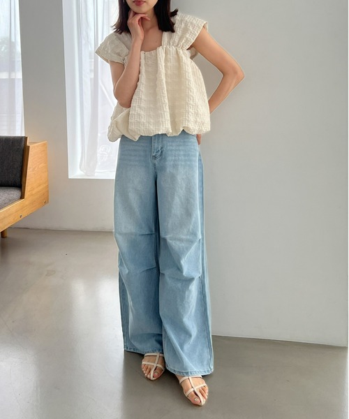 Olu.(オルドット)の「タックデニムパンツ(デニムパンツ・レディース・ライトブルー/ブルー・1/0)」の14枚目の写真