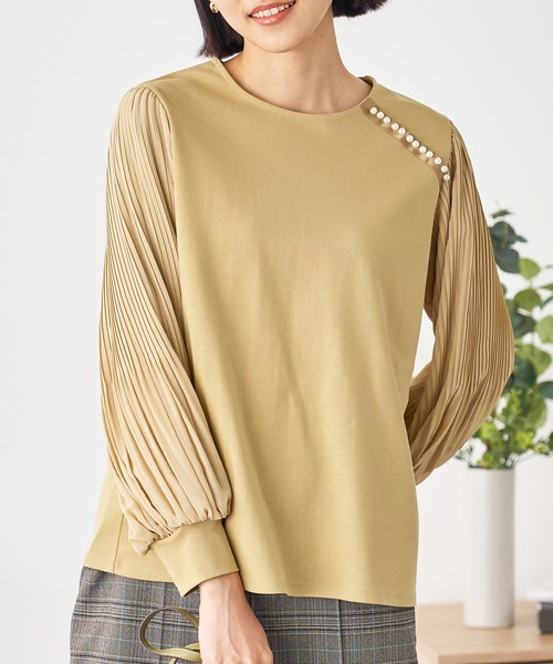 BELLUNA PLUS(ベルーナ)の「パール釦使い袖プリーツプルオーバー(Tシャツ/カットソー・レディース・ネイビー/キャメル・X-LARGE/LARGE/MEDIUM)」の5枚目の写真