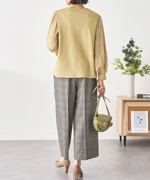 BELLUNA PLUS(ベルーナ)の「パール釦使い袖プリーツプルオーバー(Tシャツ/カットソー・レディース・ネイビー/キャメル・X-LARGE/LARGE/MEDIUM)」の13枚目の写真