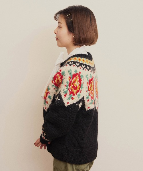 チャイルドウーマン　ネパールギルボックス 花柄求心プルオーバー CHILD WOMAN（チャイルドウーマン）の「ネパールギルボックス 花柄求心
