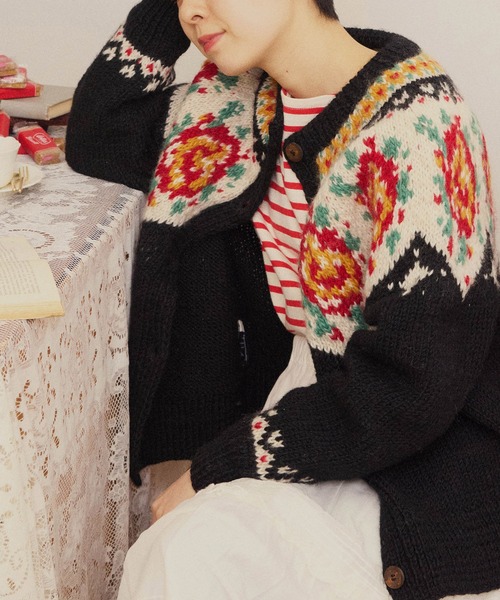 CHILD WOMAN（チャイルドウーマン）の「ネパールギルボックス 花柄求心