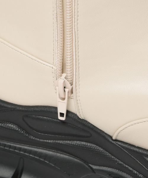 repipi armario（レピピ アルマリオ）の「サイドゴアスニーカーブーツ（ブーツ・キッズ・ブラック/アイボリー・SMALL/LARGE/MEDIUM）」の9枚目の写真