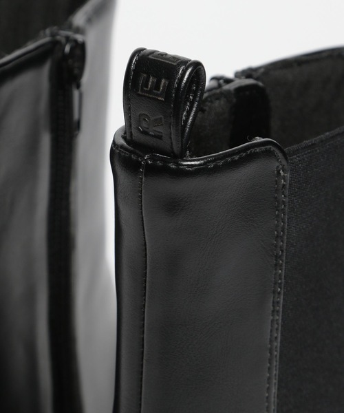 repipi armario（レピピ アルマリオ）の「サイドゴアスニーカーブーツ（ブーツ・キッズ・ブラック/アイボリー・SMALL/LARGE/MEDIUM）」の7枚目の写真