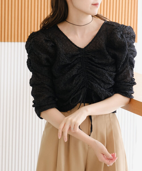 Kastane(カスタネ)の「【前後2WAY】ジゴスリーブシャーリングブラウス(シャツ/ブラウス・レディース・ベージュ/ブラック/アイボリー・FREE)」の18枚目の写真