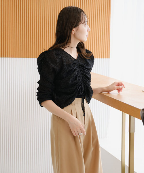 Kastane(カスタネ)の「【前後2WAY】ジゴスリーブシャーリングブラウス(シャツ/ブラウス・レディース・ベージュ/ブラック/アイボリー・FREE)」の19枚目の写真