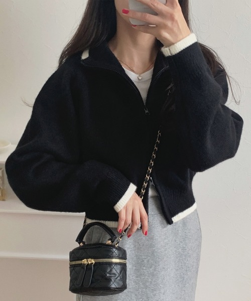 LAUIR（ラウアー）の「配色ショート丈ダブルジップニット（ニット/セーター・レディース・ブラック/グレイッシュベージュ/アイボリー・LARGE/MEDIUM）」の2枚目の写真