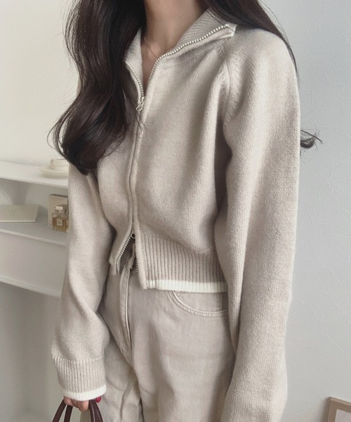 LAUIR（ラウアー）の「配色ショート丈ダブルジップニット（ニット/セーター・レディース・ブラック/グレイッシュベージュ/アイボリー・LARGE/MEDIUM）」の9枚目の写真