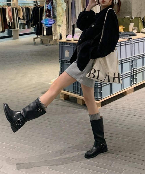 c.u.l(シーユーエル)の「ウォッシュ加工 オーバーサイズ デニムジャケット culw748(デニムジャケット・レディース・ブラック・L/M)」の9枚目の写真