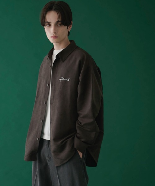 LUCY（ルーシー）の「LUCY/フェイクスウェードワンポイントBIGロングスリーブシャツ（シャツ/ブラウス・メンズ・ブラウン/チャコール/ライトベージュ・MEDIUM/LARGE）」の2枚目の写真
