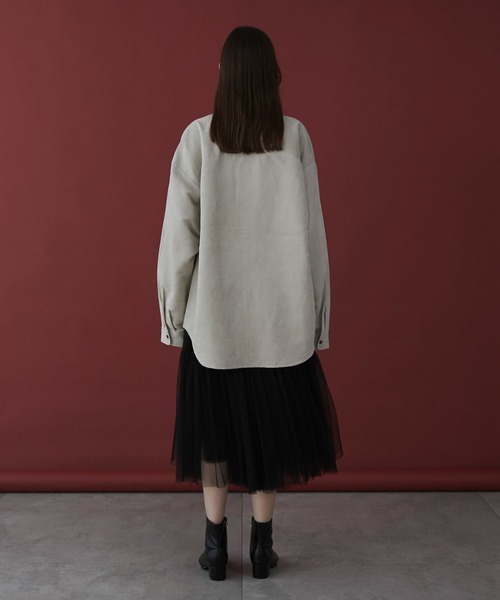 LUCY（ルーシー）の「LUCY/フェイクスウェードワンポイントBIGロングスリーブシャツ（シャツ/ブラウス・メンズ・ブラウン/チャコール/ライトベージュ・MEDIUM/LARGE）」の4枚目の写真