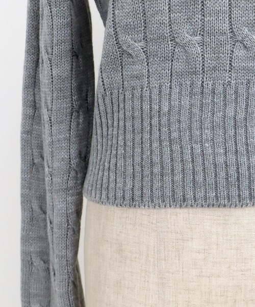 BLUEEAST（ブルーイースト）の「《新色追加》ケーブルニットトップス（ニット/セーター・レディース・ネイビー/グレー/アイボリー/ボルドー/ピンク・MEDIUM）」の17枚目の写真