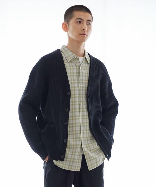 URBAN RESEARCH(アーバンリサーチ)の「new basic COTTON CASHMERE WIDE RIB CARDIGAN(カーディガン/ボレロ・メンズ・チャコールグレー/ブラック/ネイビー・MEDIUM/LARGE)」の4枚目の写真