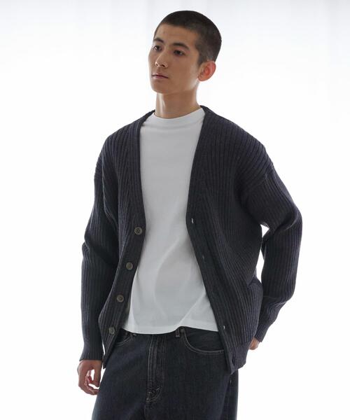 URBAN RESEARCH(アーバンリサーチ)の「new basic COTTON CASHMERE WIDE RIB CARDIGAN(カーディガン/ボレロ・メンズ・チャコールグレー/ブラック/ネイビー・MEDIUM/LARGE)」の17枚目の写真