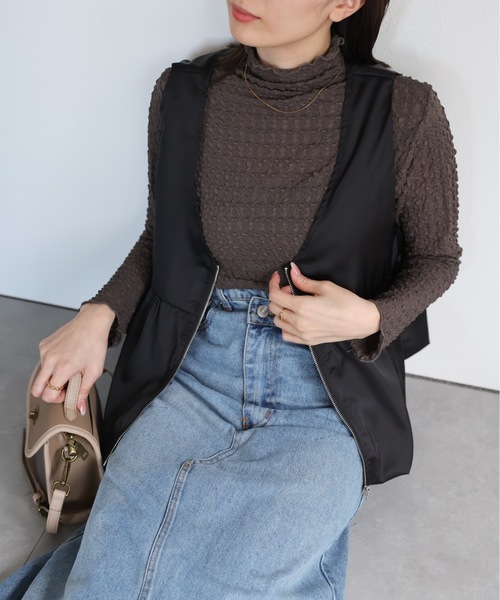 sakishimatokyo（サキシマトーキョー）の「サテン ペプラムVネックベスト（ベスト・レディース・ブラック/アイボリー・FREE）」の4枚目の写真