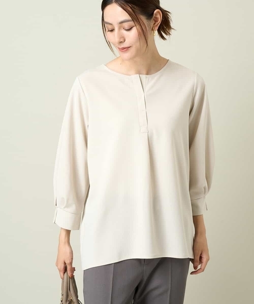 a.v.v(アーヴェヴェ)の「キーネックタックスリーブトップス(Tシャツ/カットソー・レディース・グレー系その他/ブラック/ホワイト・36/34/40/38/42)」の3枚目の写真