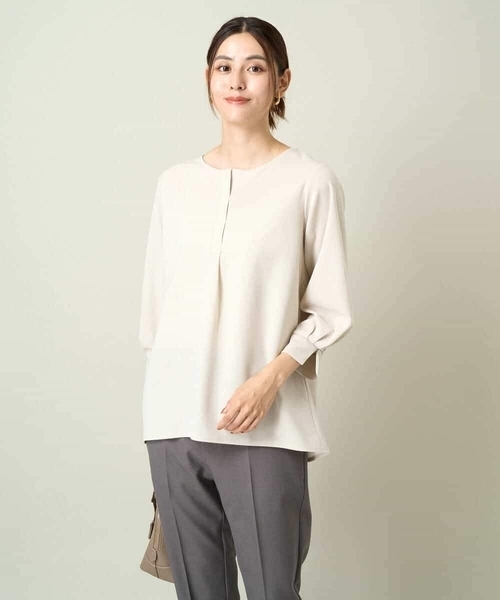a.v.v(アーヴェヴェ)の「キーネックタックスリーブトップス(Tシャツ/カットソー・レディース・グレー系その他/ブラック/ホワイト・36/34/40/38/42)」の5枚目の写真