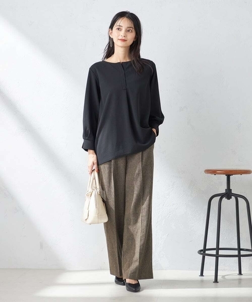 a.v.v(アーヴェヴェ)の「キーネックタックスリーブトップス(Tシャツ/カットソー・レディース・グレー系その他/ブラック/ホワイト・36/34/40/38/42)」の10枚目の写真