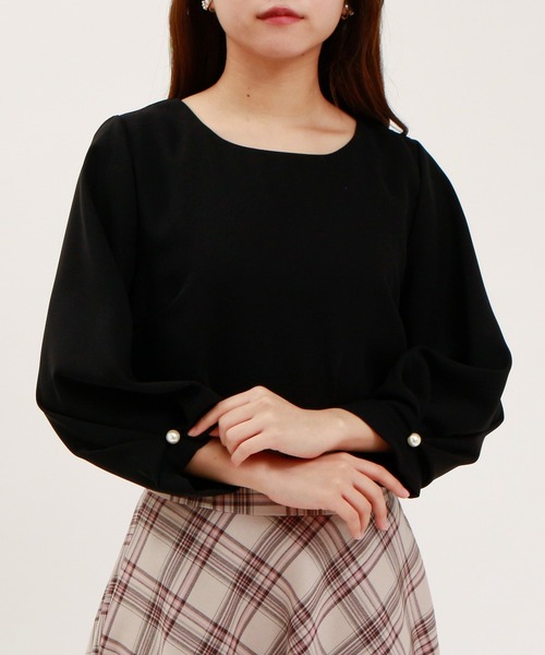ASTORIA ODIER(アストリアオディール)の「袖パールブラウス(シャツ/ブラウス・レディース・ブラック/チャコールグレー/ホワイト/ライトグレー・MEDIUM)」の3枚目の写真